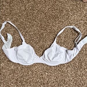 SKIMS Underwire Bra with adjustable straps